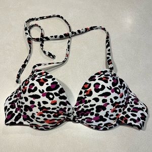 Xhilaration 🐆 Leopard Print Bikini Top Medium
